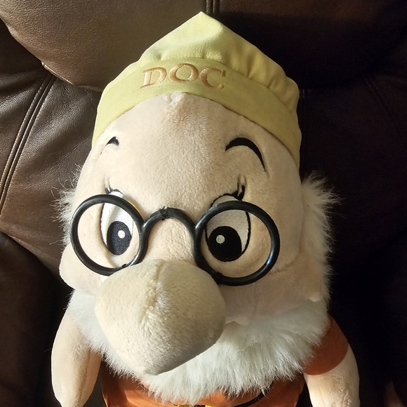DOC DISNEY PLUSH - Picture 4 of 4